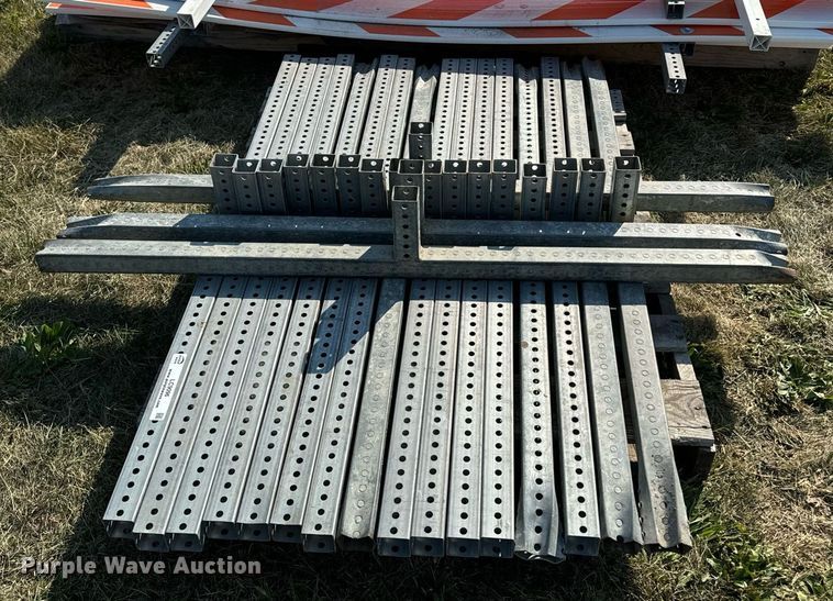 image for item LC9096 Traffic barriers 