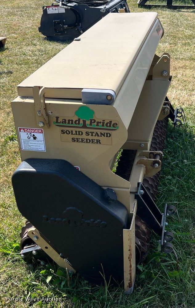 image for item LC9100 Land Pride PS1572 seeder