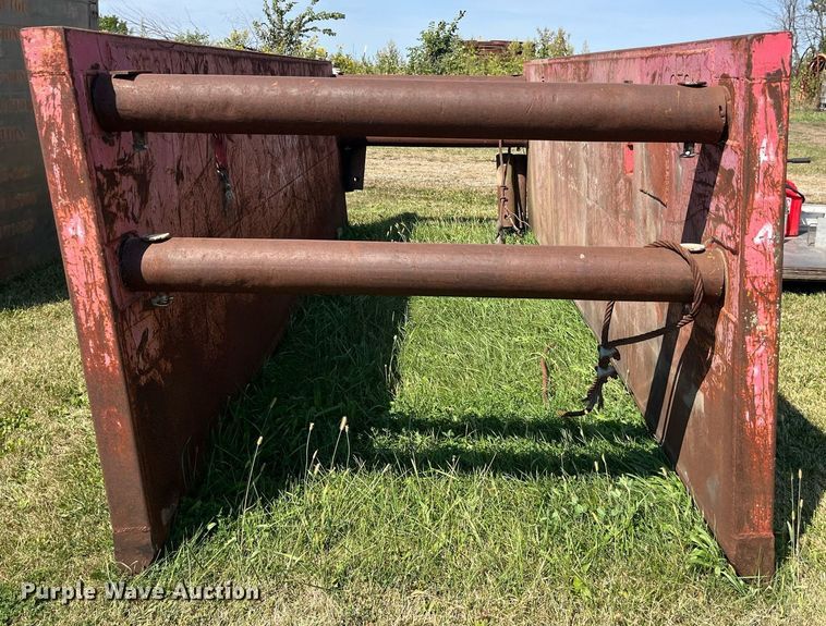 image for item LC9106 Trench box