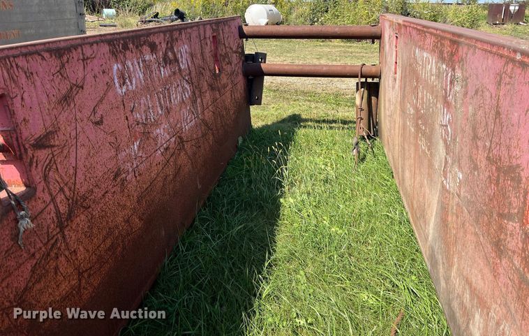 image for item LC9106 Trench box