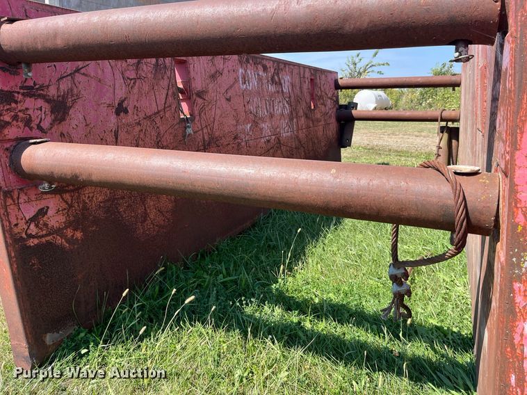 image for item LC9106 Trench box