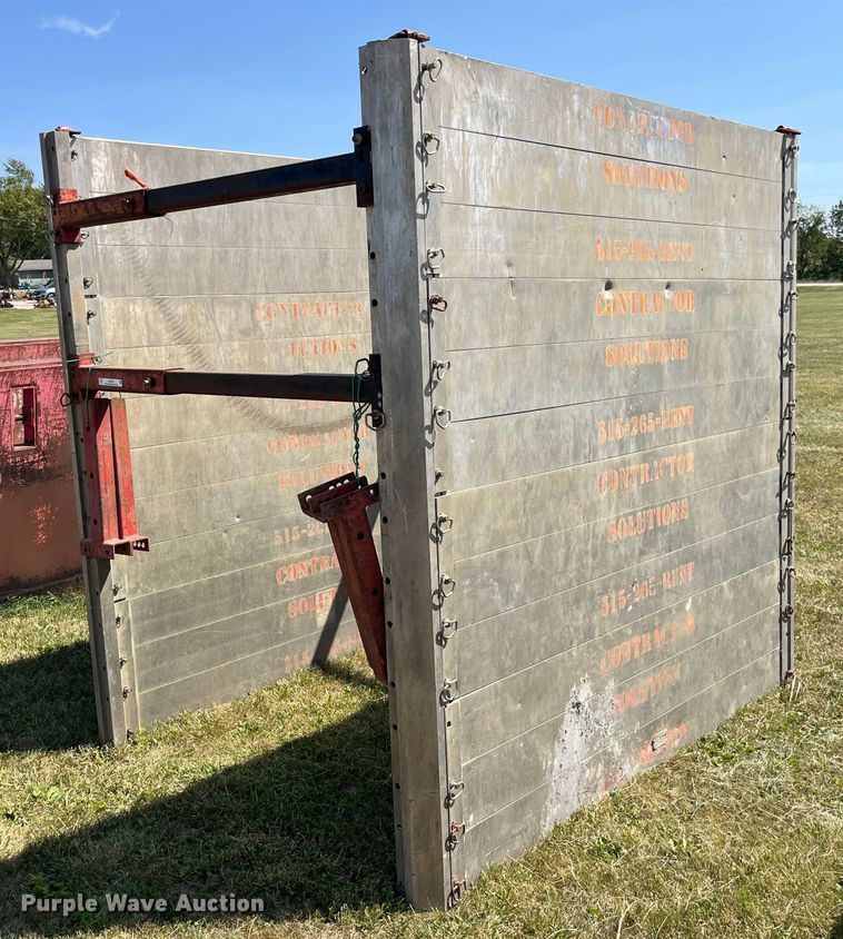 image for item LC9107 Trench box