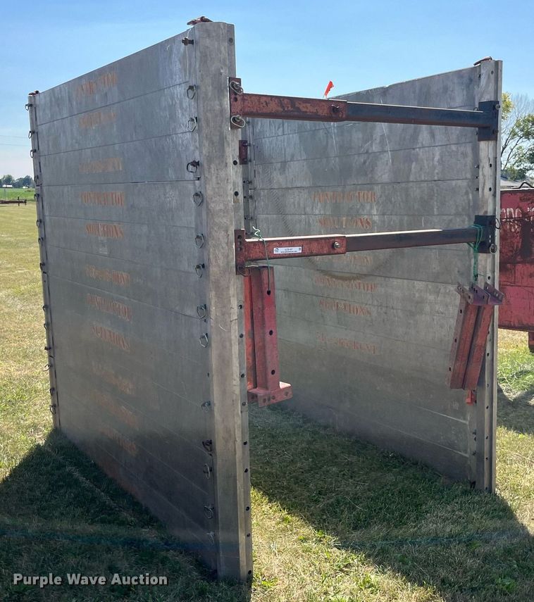 image for item LC9107 Trench box