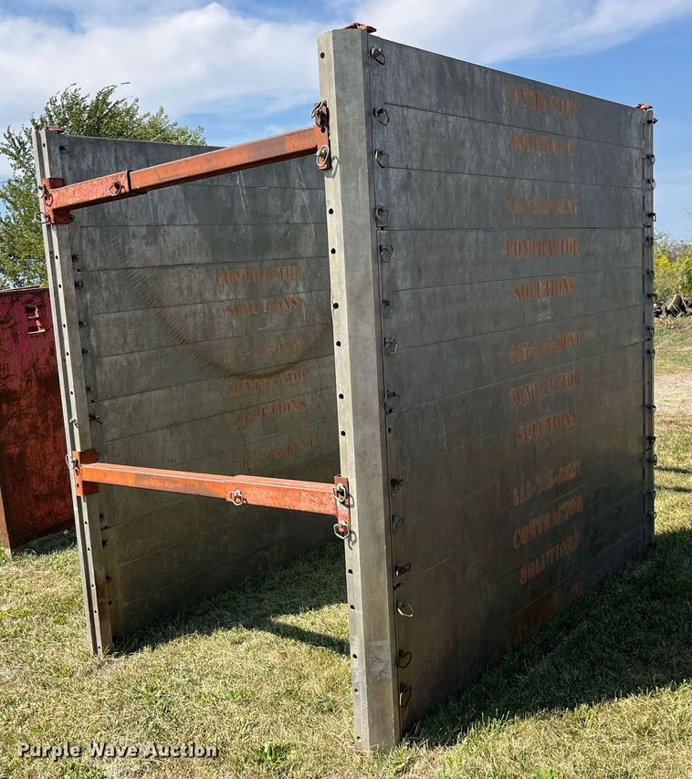 image for item LC9107 Trench box