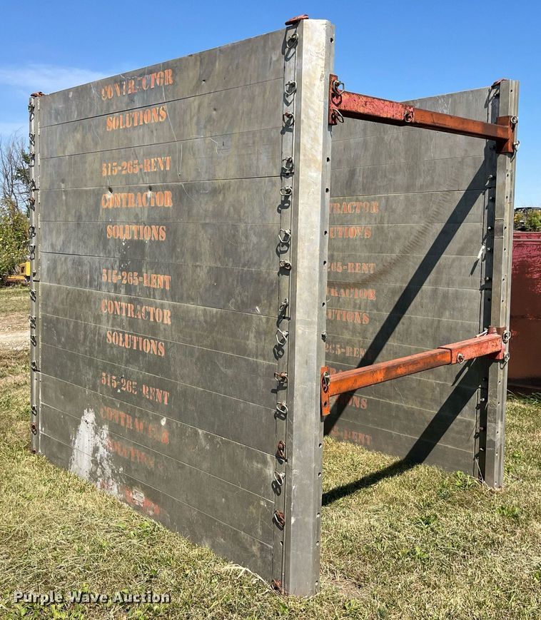 image for item LC9107 Trench box