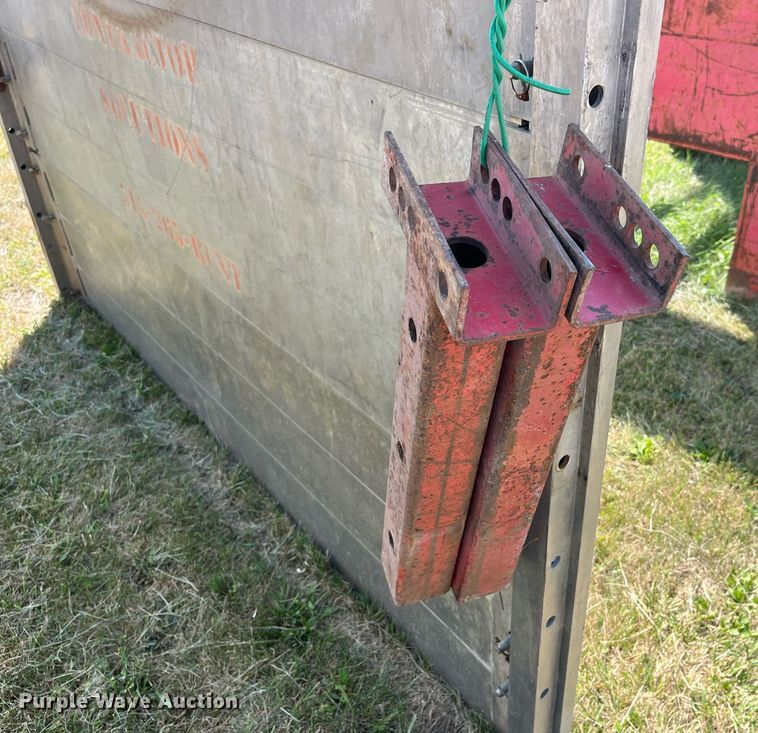 image for item LC9107 Trench box