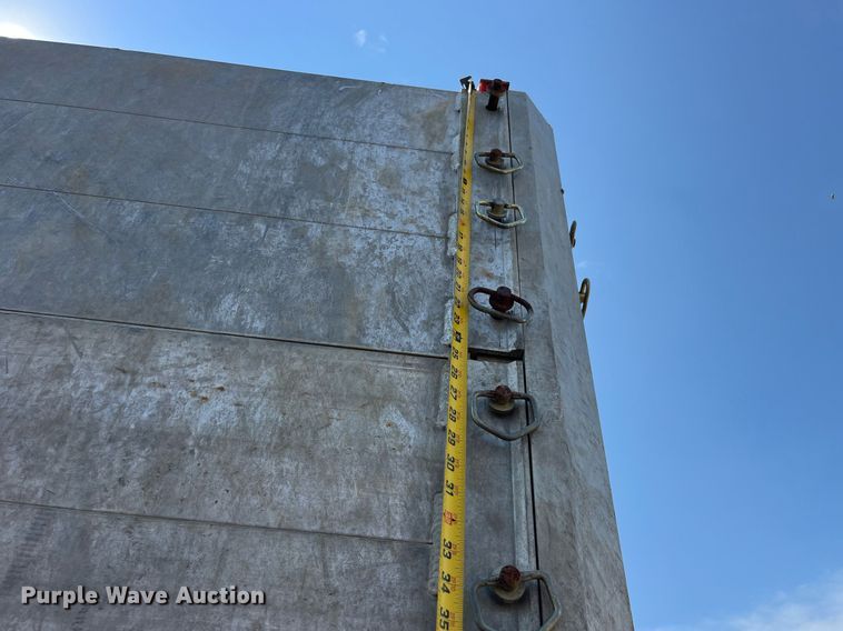 image for item LC9107 Trench box