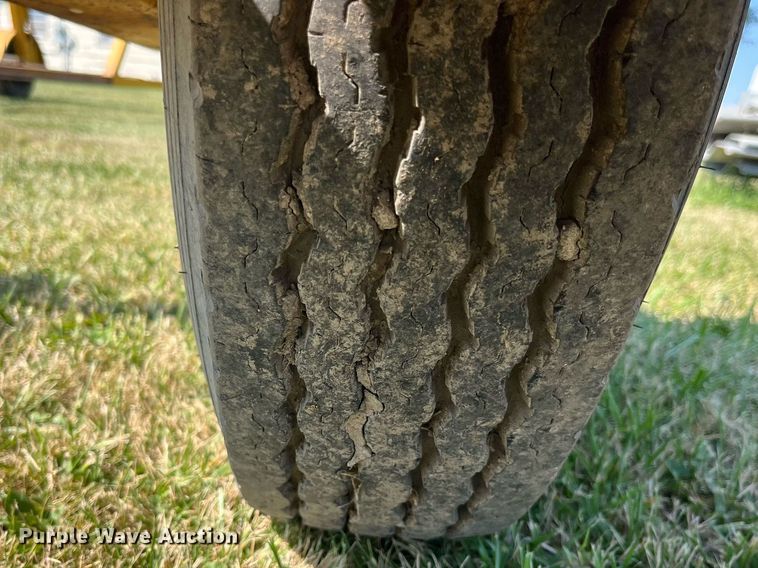 image for item LC9133 2000 reel trailer