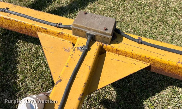 image for item LC9134 2000 reel trailer