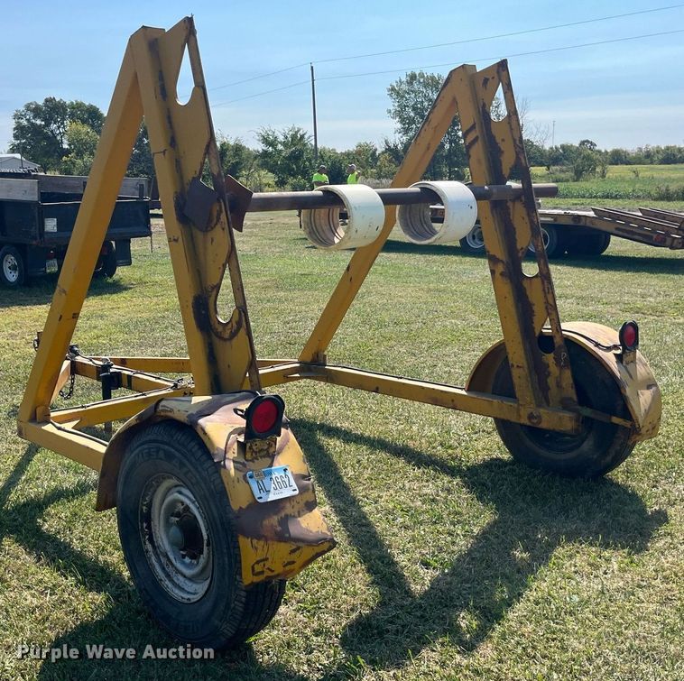 image for item LC9136 2000 reel trailer