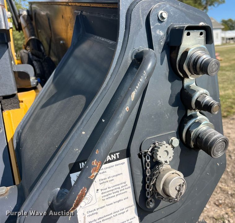 image for item LC9143 2019 John Deere 331G tracked skid steer loader