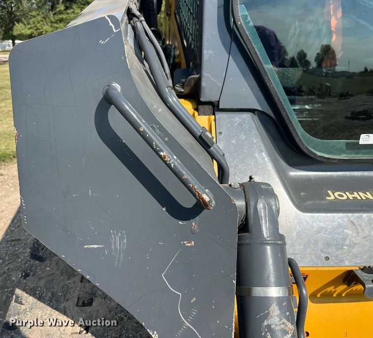 image for item LC9143 2019 John Deere 331G tracked skid steer loader