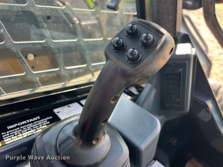 image for item LC9143 2019 John Deere 331G tracked skid steer loader