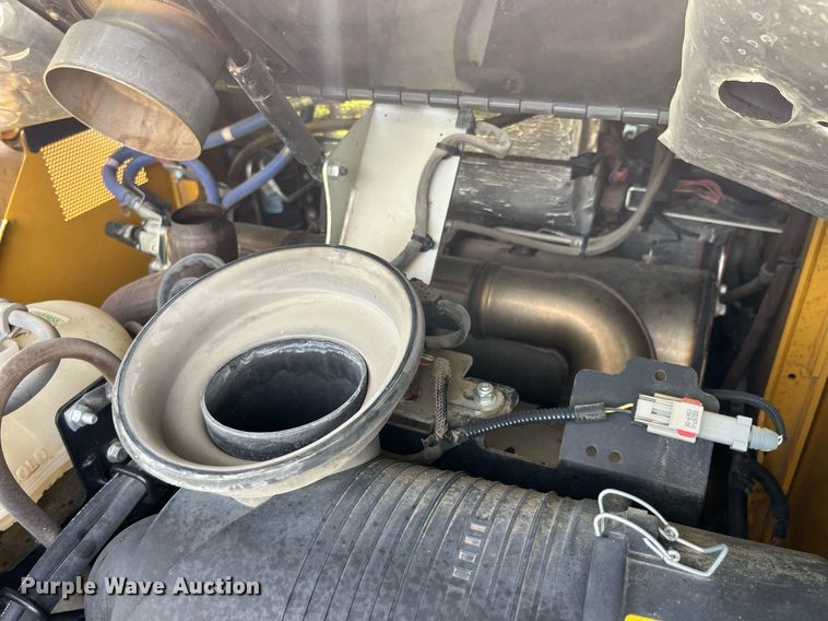 image for item LC9143 2019 John Deere 331G tracked skid steer loader