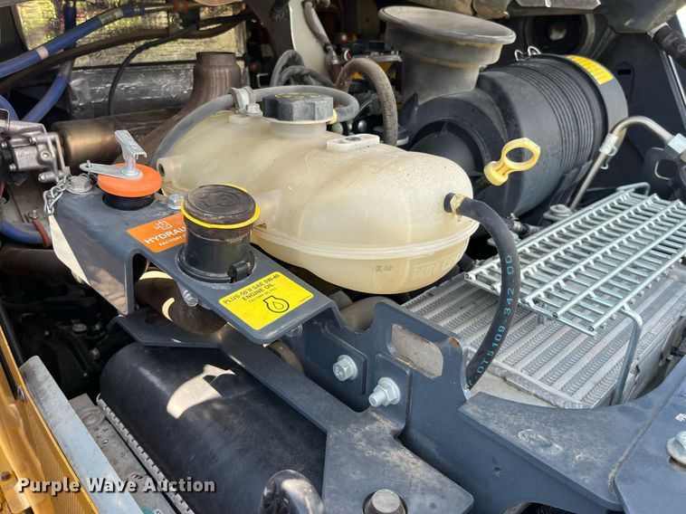 image for item LC9143 2019 John Deere 331G tracked skid steer loader