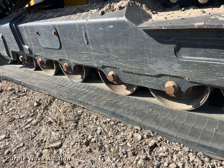 image for item LC9143 2019 John Deere 331G tracked skid steer loader