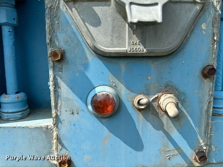 image for item LC9144 1989 Kentucky FVC dry van trailer