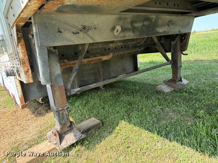 image for item LC9144 1989 Kentucky FVC dry van trailer