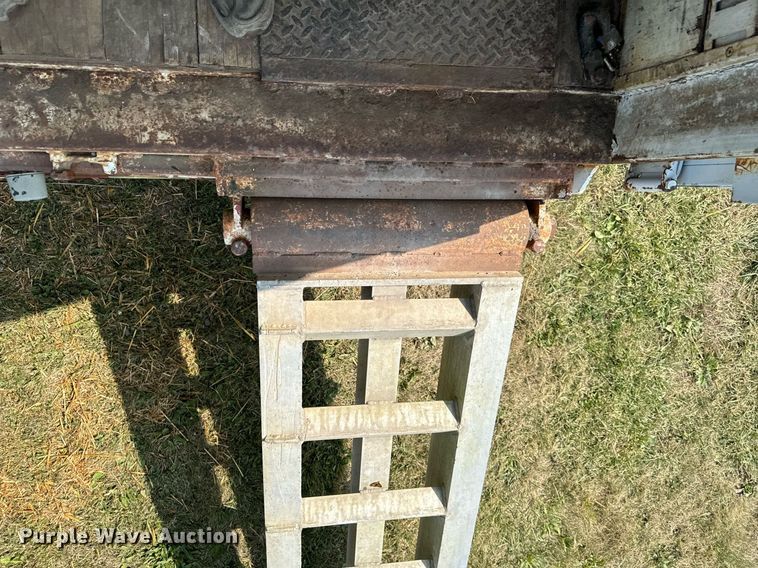 image for item LC9144 1989 Kentucky FVC dry van trailer