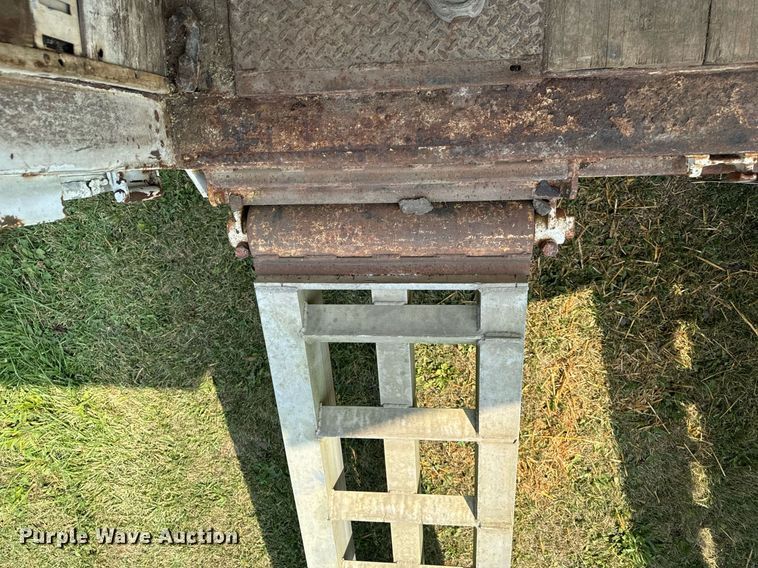 image for item LC9144 1989 Kentucky FVC dry van trailer