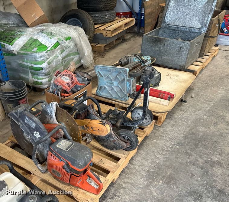 image for item LC9147 Concrete saws