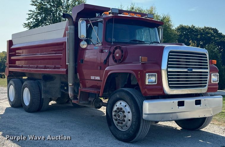 image for item LC9169 1997 Ford LT9000 dump truck