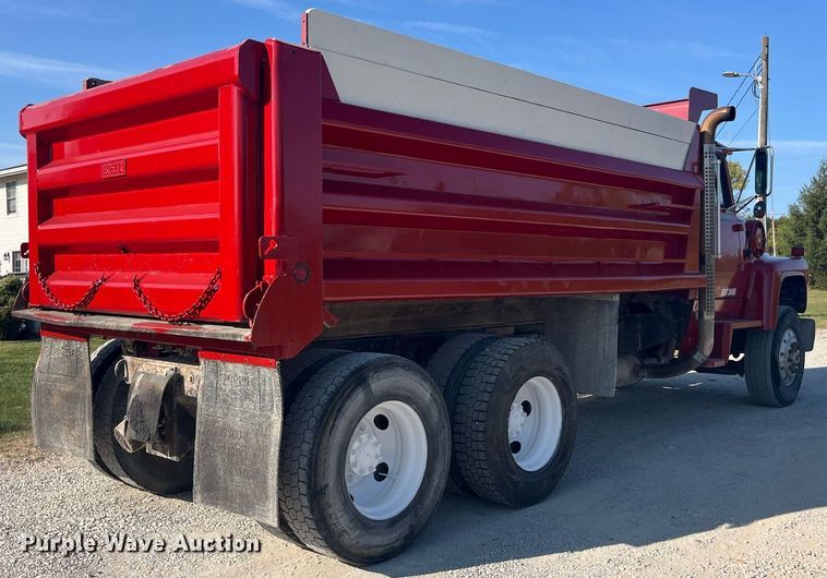 image for item LC9169 1997 Ford LT9000 dump truck