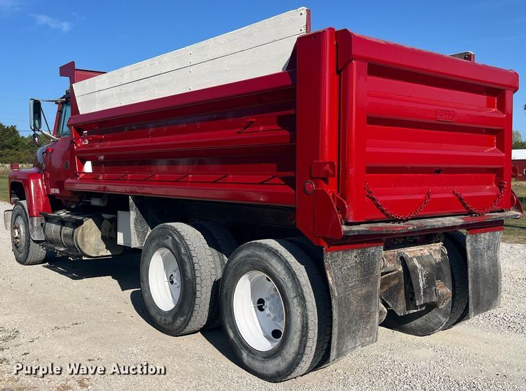 image for item LC9169 1997 Ford LT9000 dump truck