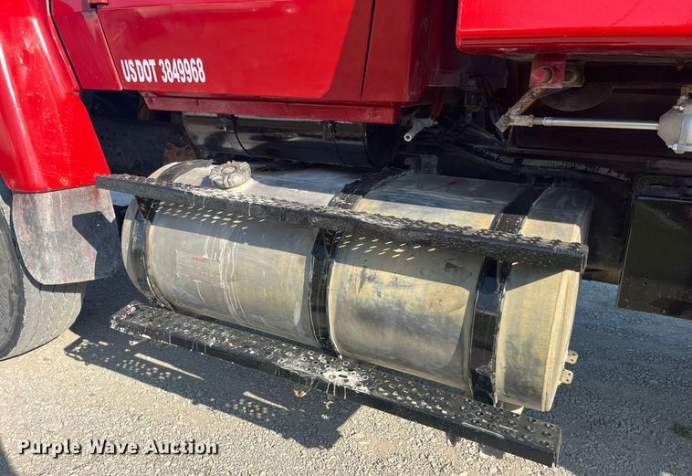 image for item LC9169 1997 Ford LT9000 dump truck