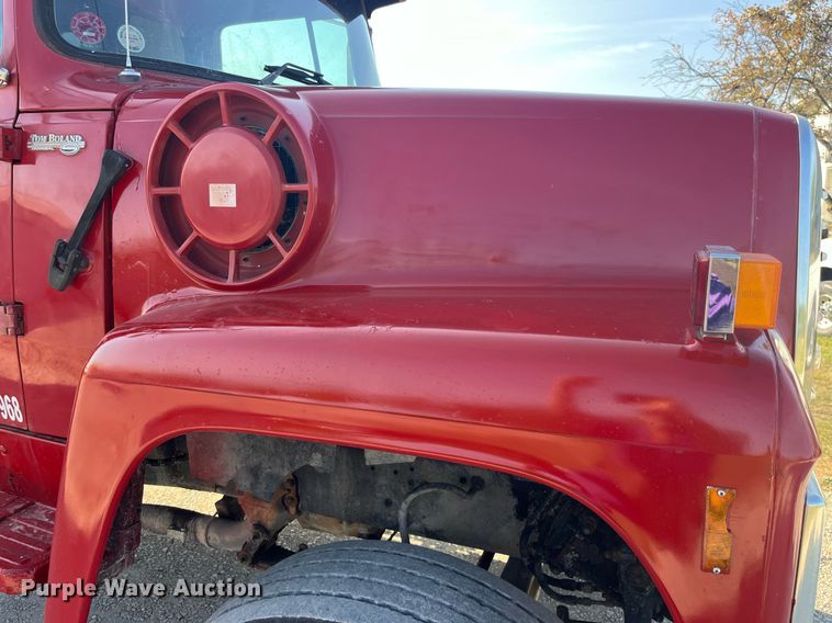 image for item LC9169 1997 Ford LT9000 dump truck