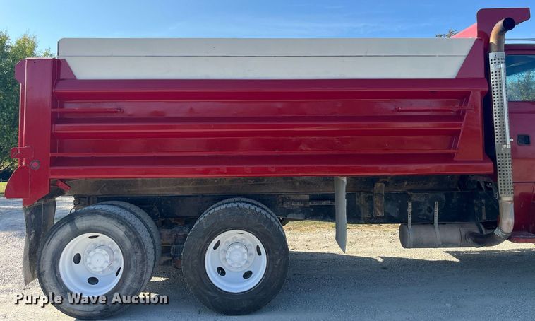 image for item LC9169 1997 Ford LT9000 dump truck