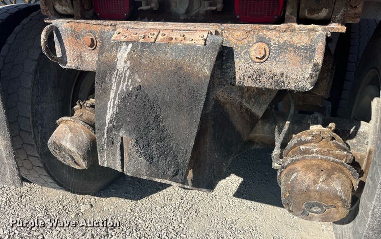 image for item LC9169 1997 Ford LT9000 dump truck