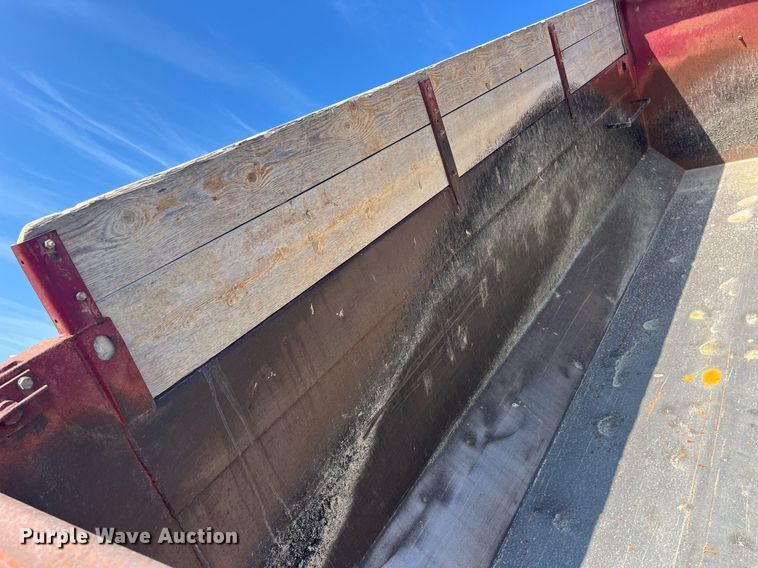 image for item LC9169 1997 Ford LT9000 dump truck