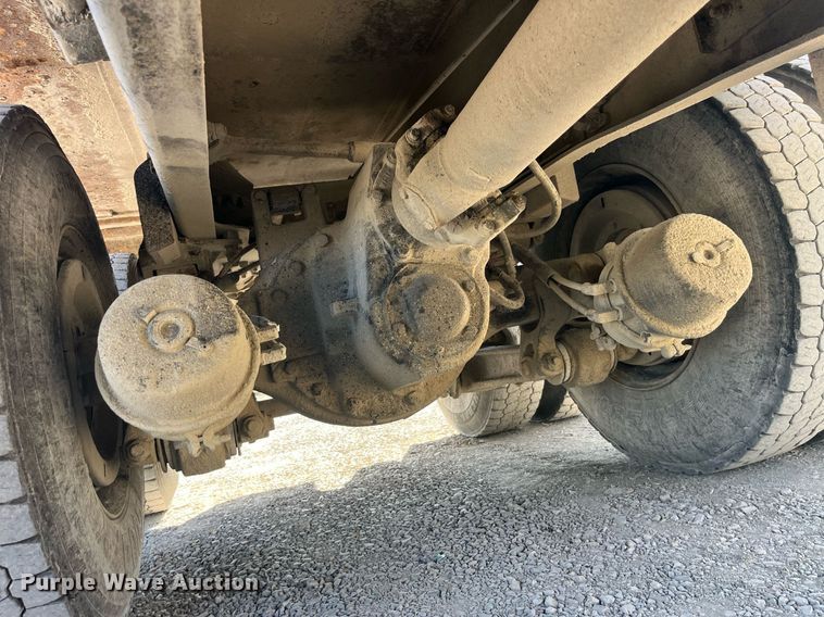 image for item LC9169 1997 Ford LT9000 dump truck