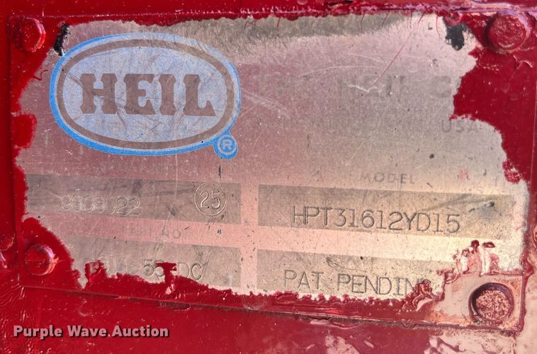 image for item LC9169 1997 Ford LT9000 dump truck