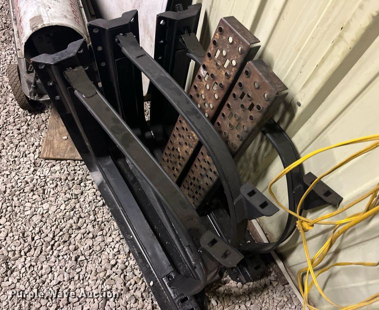 image for item LC9169 1997 Ford LT9000 dump truck