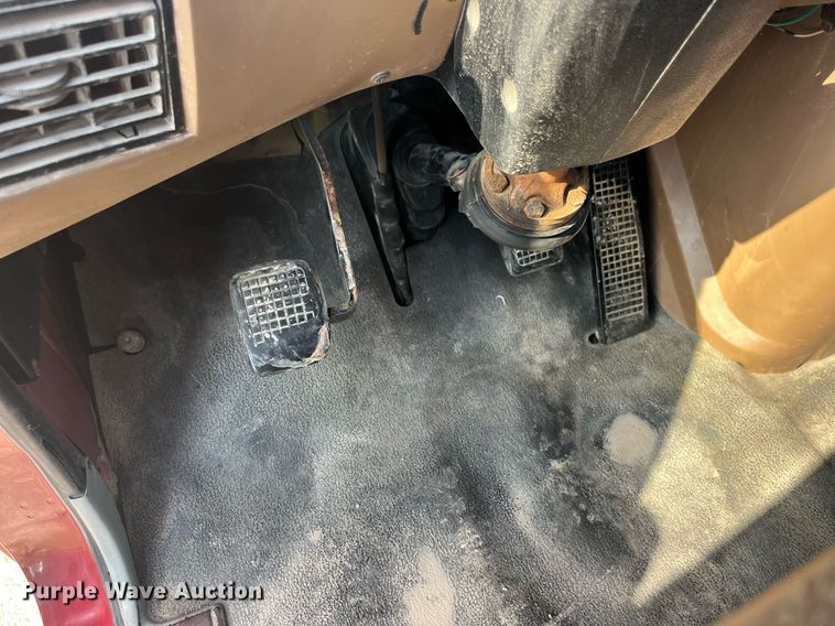 image for item LC9169 1997 Ford LT9000 dump truck