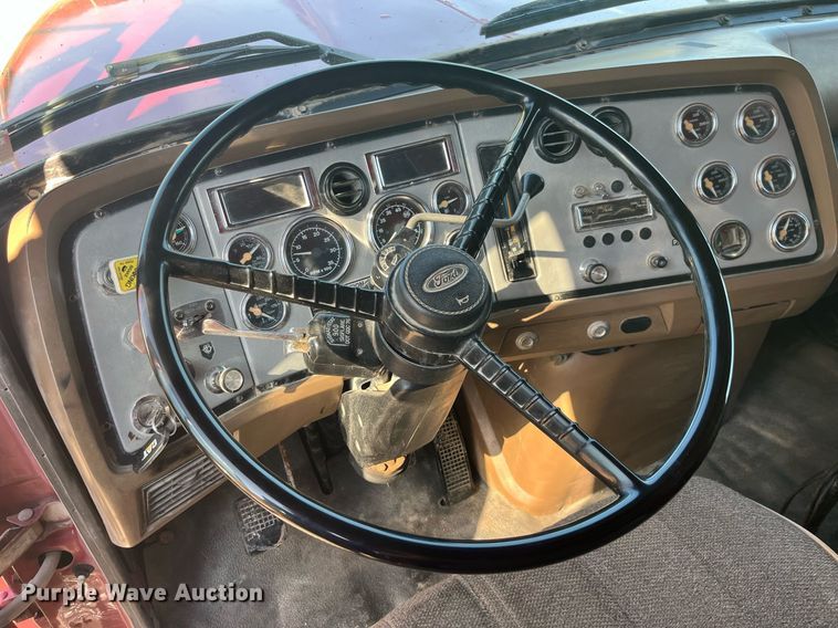 image for item LC9169 1997 Ford LT9000 dump truck