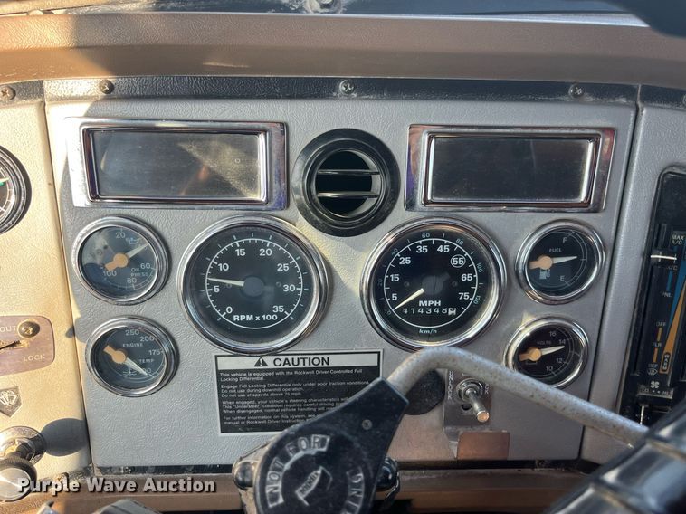 image for item LC9169 1997 Ford LT9000 dump truck