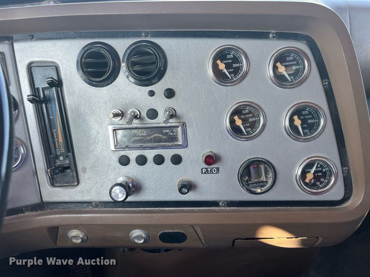 image for item LC9169 1997 Ford LT9000 dump truck