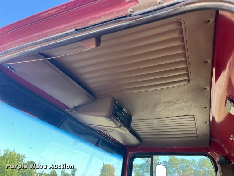 image for item LC9169 1997 Ford LT9000 dump truck