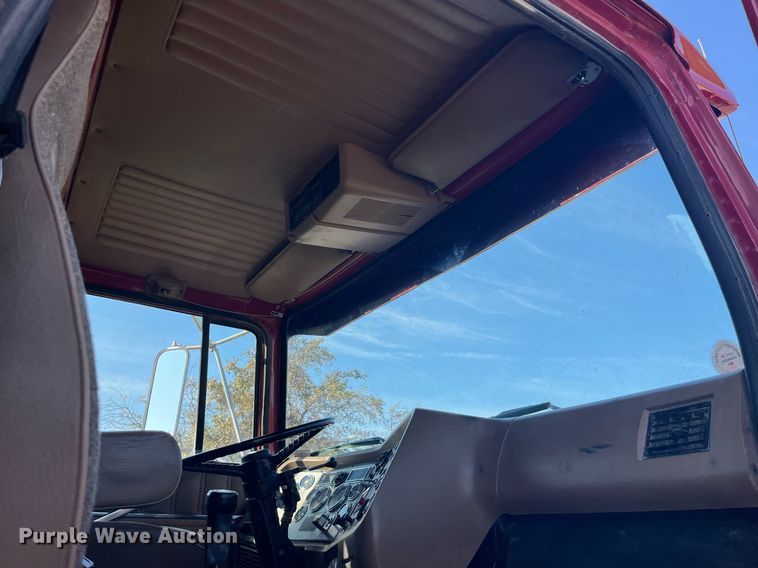 image for item LC9169 1997 Ford LT9000 dump truck