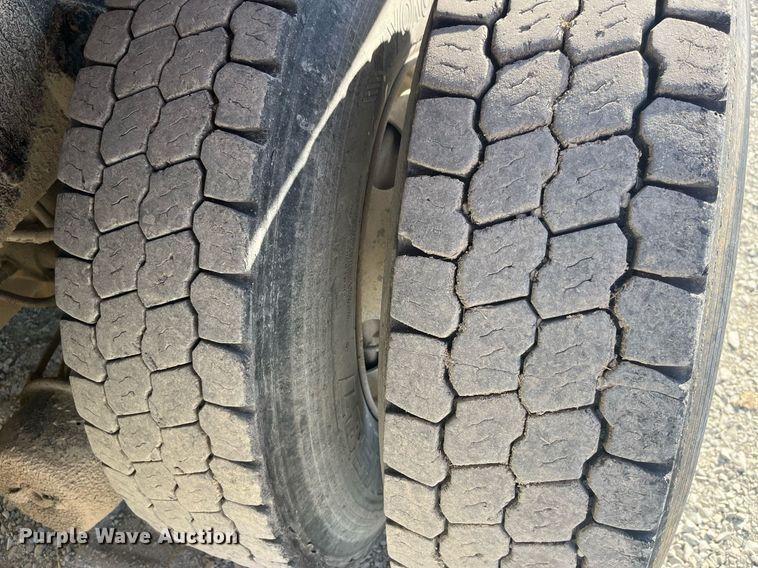 image for item LC9169 1997 Ford LT9000 dump truck