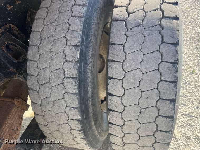 image for item LC9169 1997 Ford LT9000 dump truck