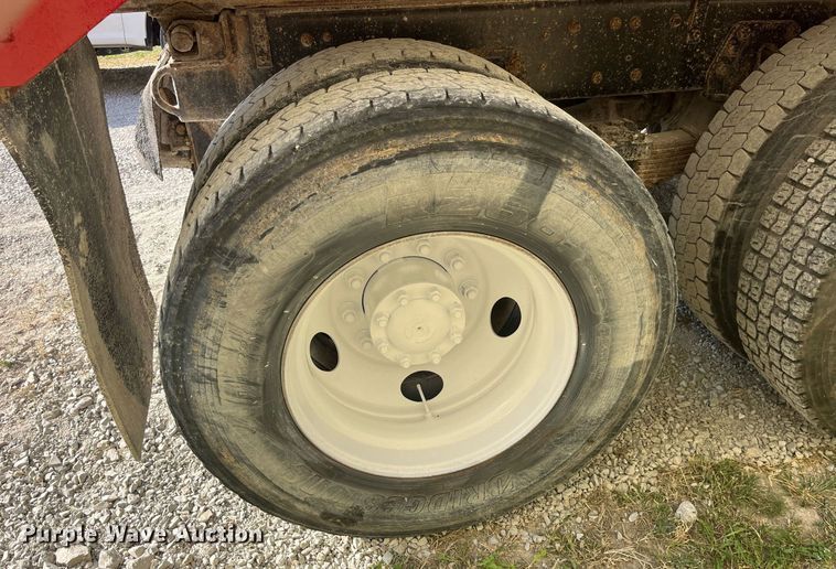 image for item LC9169 1997 Ford LT9000 dump truck