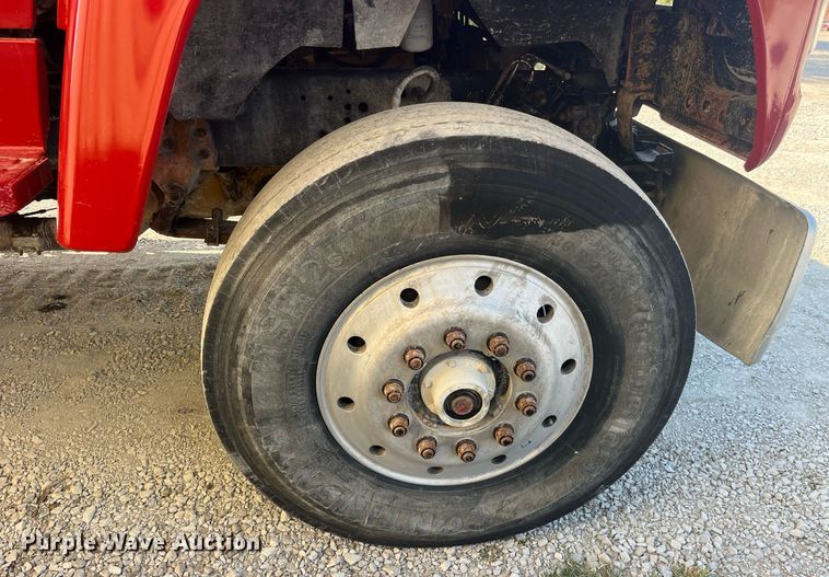 image for item LC9169 1997 Ford LT9000 dump truck