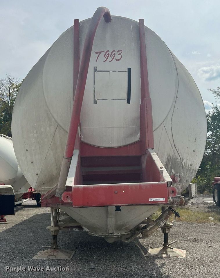 image for item LC9183 Butler tank trailer