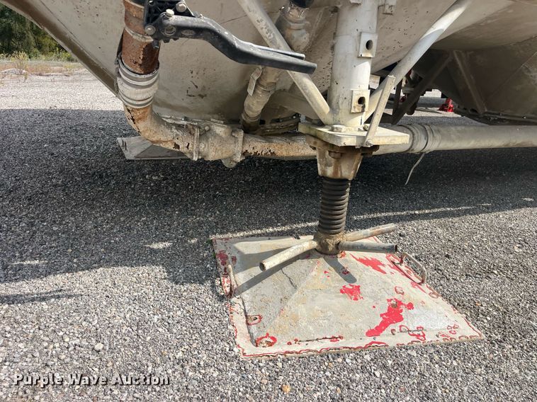 image for item LC9183 Butler tank trailer