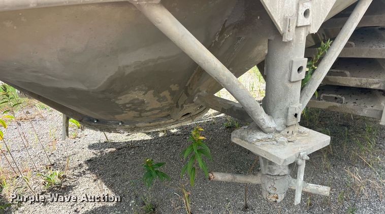 image for item LC9183 Butler tank trailer