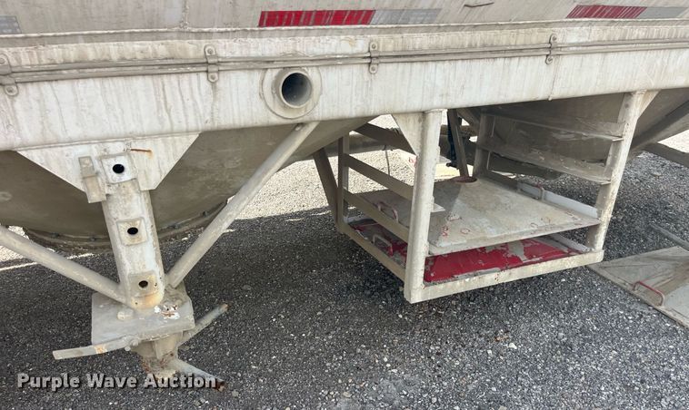 image for item LC9183 Butler tank trailer